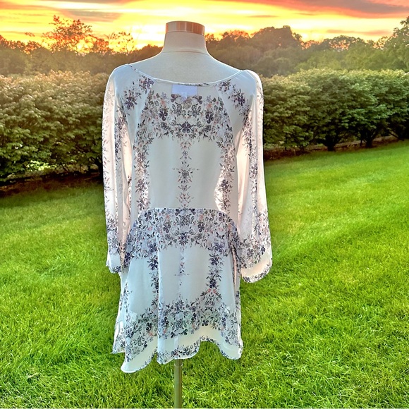 Jessica Simpson Maternity Lightweight Tunic - Picture 9 of 16